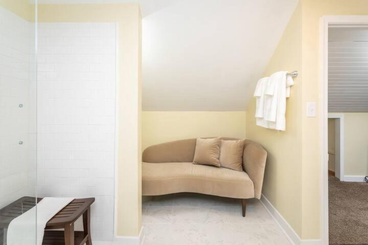 The Legacy Inn ลูเรย์ ภายนอก รูปภาพ